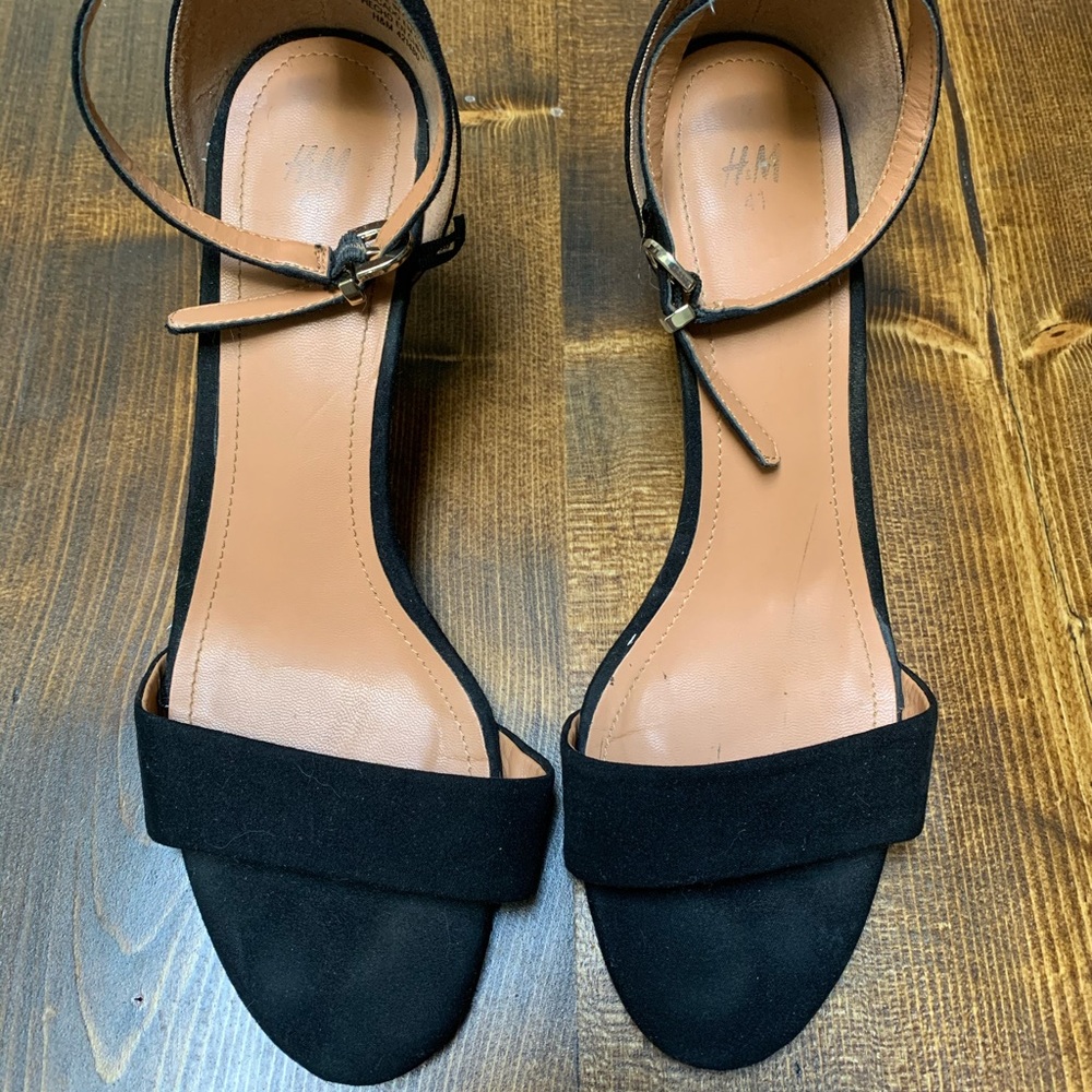 H&M black faux suede strappy sandal heels